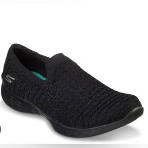 Sketchers Ladies Black Size 11 Air Cooled Goga Mat Slip Ons New